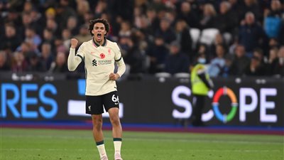 ظهير ليفربول يدخل دائرة اهتمامات ريال مدريد