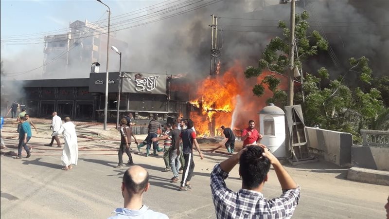 حريق هائل بمطعم شهير