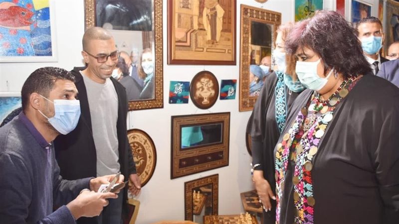 وزيرة الثقافة تفتتح