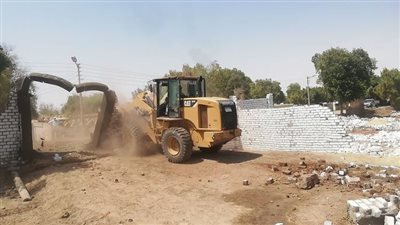 إزالة 7 حالات تعد على أملاك الدولة بالأقصر 