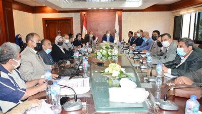 تدشين حملة للتوعية بمخاطر الزواج المبكر في سوهاج 