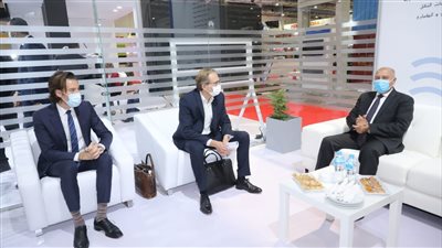 وزير النقل يوقع عددا من الاتفاقيات في مجالات النقل المختلفة 