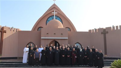 التفاصيل الكاملة لأزمة خلوة قساوسة الأسقفية في دير الأنبا بيشوي