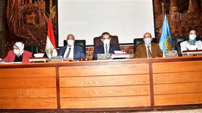 محافظ الغربية يناقش تحديث المخططات الاستراتيجية للمدن والقرى 