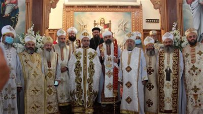 الأنبا كاراس يرسم أول كاهن لكنيسة 