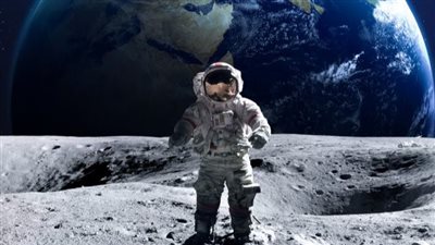 رائدة فضاء صينية تسير 6 ساعات كاملة في الفضاء|فيديو