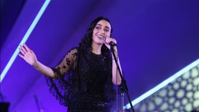 فايا يونان تداعب جمهور مهرجان الموسيقى: حبكم أقوى من الكورتيزون | صور