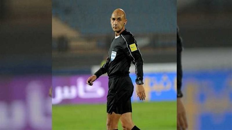 محمد عادل حكم مباراة