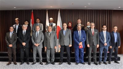 رئيس البورصة يزور الجامعة اليابانية في الإسكندرية