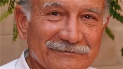 جوكر التمثيل.. «أحمد خليل» اقتنع والدة بموهبته وقدم مايقرب من 270 عملا فنيا مختلفا 