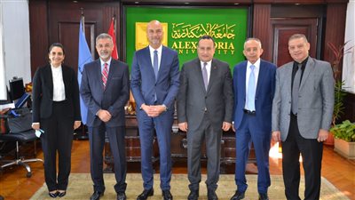 رئيس جامعة الإسكندرية يستقبل قنصل عام فرنسا