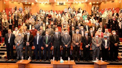 مراسم تكريم الأطقم الطبية والمجتمع المدني بجامعة المنصورة l صور 