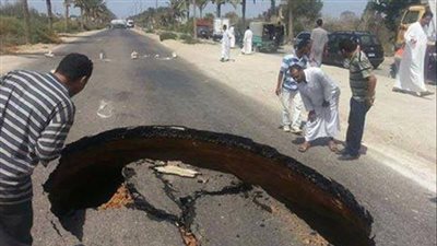 هبوط أرضي محدود بطريق زاوية المصلوب بمركز الواسطى ببني سويف