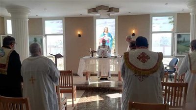 مطران كاثوليك الإسماعيلية يترأس اجتماع كهنة الإيبارشية البطريركية