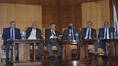 غرفة القاهرة تستضيف رئيس مصلحة الجمارك 