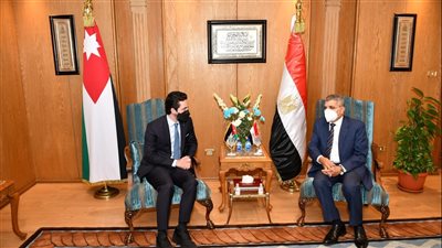 ولي العهد الأردني يتعرف على مستجدات المشروعات التنموية بقناة السويس| صور