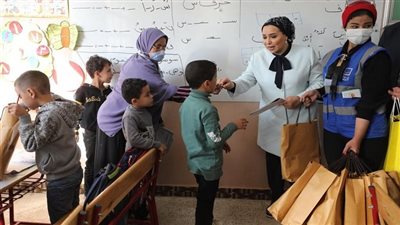 قرينة الرئيس تلتقي متطوعات حياة كريمة وأهالي قرية شما بالمنوفية | صور