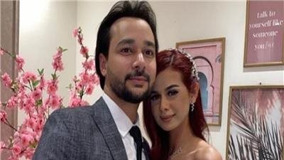 أول تعليق من زوج منة عرفة بعد عودتهما