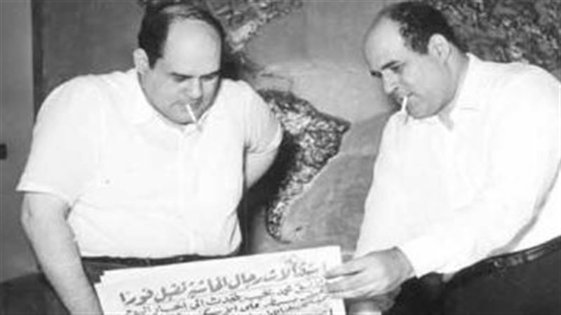 الكاتبان مصطفى وعلى