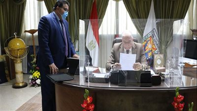 محافظ جنوب سيناء يصدق على إعلان العمل بنظام الحصة لحل أزمة عجز المعلمين