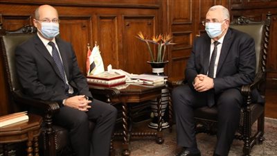 وزير الزراعة يبحث مع السفير المجري بالقاهرة التعاون الزراعي الثنائي بين البلدين