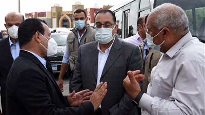 رئيس الوزراء يشهد افتتاح مضمار الدراجات بمدينة الخارجة