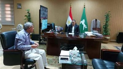 غراب يشدد على الإسراع في تنفيذ مشروعات الرصف الجارية بالشرقية