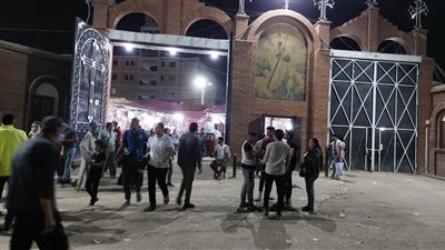 الأقباط يتوافدون على دير مارجرجس الرزيقات بالأقصرl صور