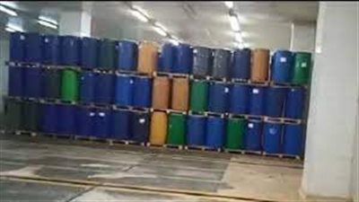 ضبط 20 طن مستلزمات إنتاج عصائر مجهولة المصدر داخل مصنع بأبو النمرس