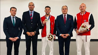 رسالة وزير الرياضة لبطل السلاح محمد السيد بعد وصوله للقاهرة
