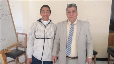 أحمد فتحي الخامس بالثانوية العامة ابن قنا: «الدروس الخصوصية مضيعة للوقت، ذاكروا من النت» 
