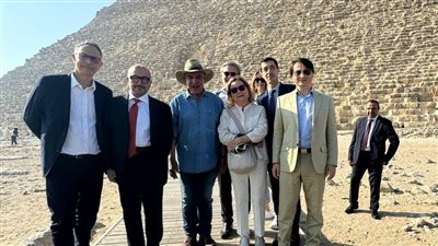 زاهي حواس يكشف حقيقة وجود مدينة مفقودة أسفل تمثال أبو الهول