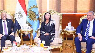 وزيرا التضامن والعمل ومحافظ الغربية يتفقدون القافلة الطبية للكشف على أهالى زفتى