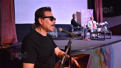 محمد رياض: محمد صبحي يمتلك تاريخا مشرفا وأثرى الحركة المسرحية (فيديو) 