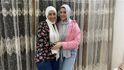 الثالثة أدبي بالثانوية العامة عن سر تفوقها: مفيش نظام مذاكرة كنت بفتح الكتاب وخلاص وناوية على ألسن