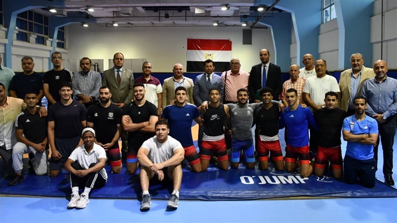 منتخب المصارعة، فيتو