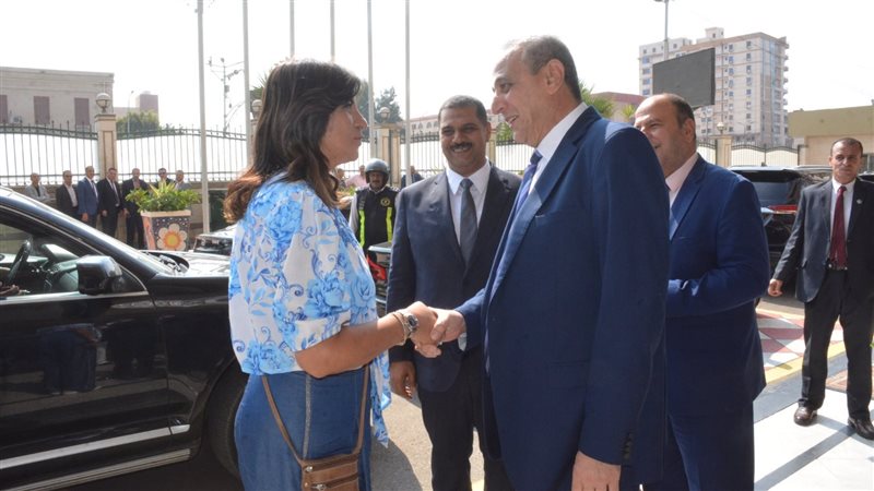 محافظ الغربية يستقبل