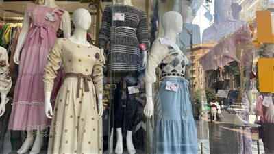 هناك فرق قبل وبعد، أسعار الملابس الحريمي في الأوكازيون، والفستان يبدأ من 575 جنيهًا (صور)