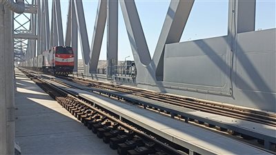 انطلاق أول قطار لنقل حاويات الترانزيت من ميناء الدخيلة إلى سيناء (صور)