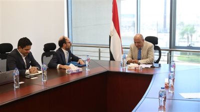 وزير الكهرباء يبحث مع وفد بنك الاستثمار الأوروبى دعم وتعزيز فرص التعاون