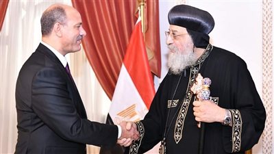البابا تواضروس يلتقي وكيل التعليم بالإسكندرية