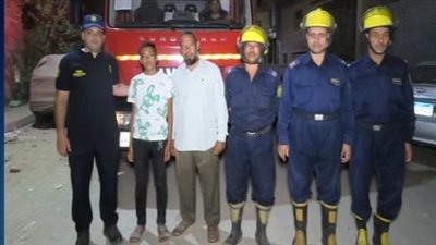 الحماية المدنية تنقذ مواطنا احتجز داخل مصعد في الفيوم