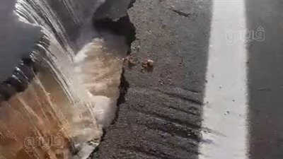 الأمطار الغزيرة تتسبب في غرق الطرق الرئيسية بجنوب الوادي الجديد