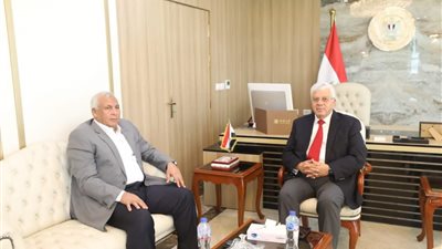 عاشور والزملوط يبحثان دعم جامعة الوادي الجديد واعتماد كليات الهندسة والتمريض
