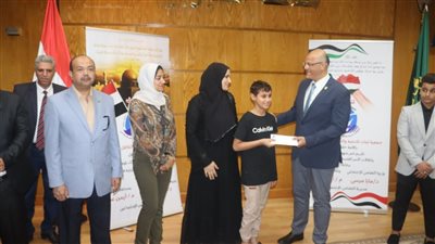 القليوبية تكرم عددا من الأسر الفلسطينية المتضررة من أحداث غزة