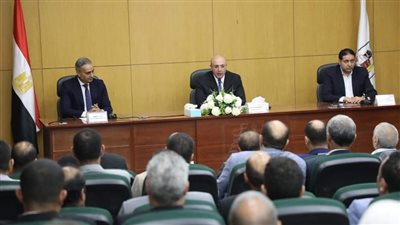 محافظ بني سويف يستعرض خطط الرقابة على الأسواق وضبط أسعار السلع