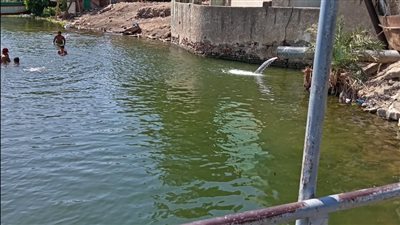 البيئة تجري معاينة لمصدر صرف مياه على نهر النيل بالوراق