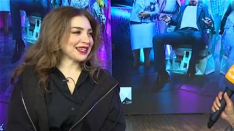 الفنانة مي عز الدين،