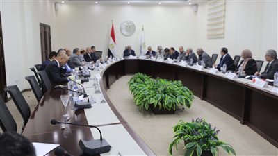 وزير التعليم العالي يستعرض استعدادات الجامعات الأهلية للعام الدراسي الجديد