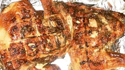 طريقة عمل الدجاج المشوي بتتبيلة الحاتى، مذاقها مميز وسهلة التحضير 